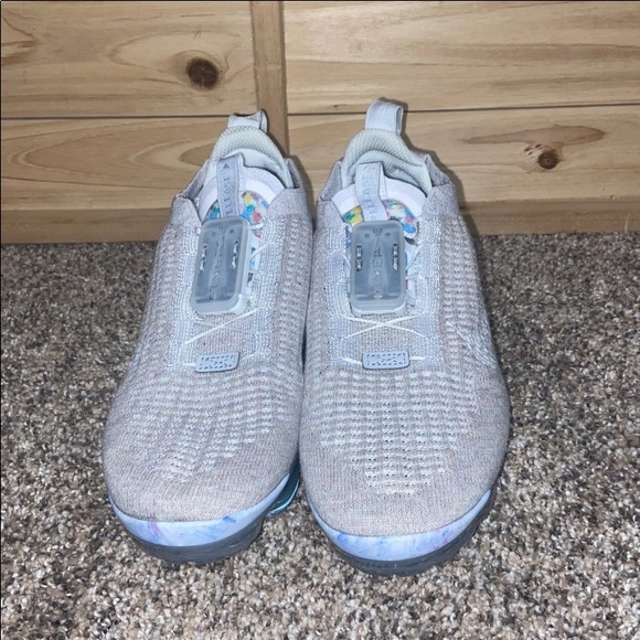 Air VaporMax 2020 Flyknit - Picture 2 of 8